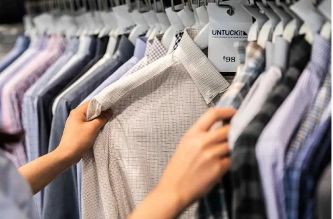 El consumo cayó 2,2% en mayo: el rubro indumentaria, el más afectado