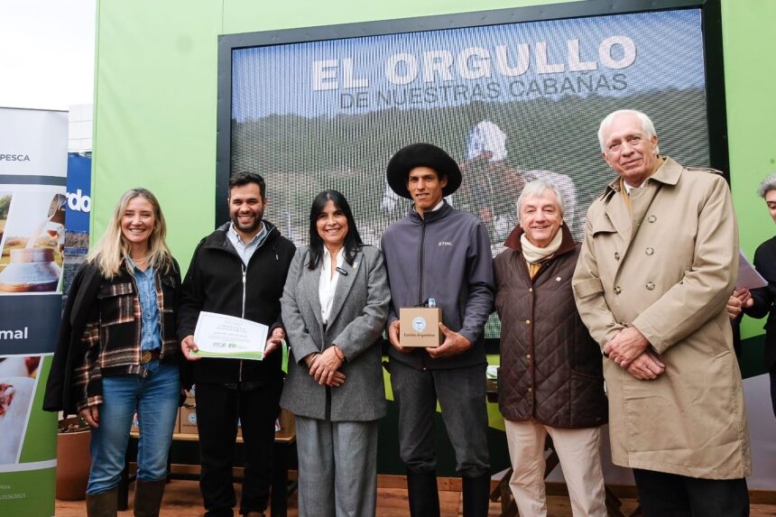 La provincia distinguió a cabañeros entrerrianos en la Expo Rural