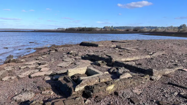 La bajante del lago de Salto Grande dejó al descubierto parte de la antigua Federación