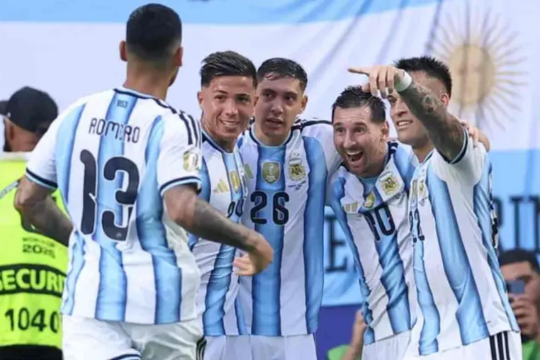 La Selección Argentina buscará hoy su pase a cuartos de final del Mundial