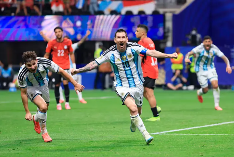 La FIFA confirmó la camiseta que usará Argentina ante Suiza por los cuartos de final