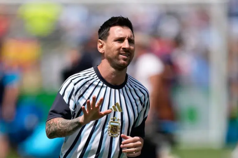 Messi llegará a Rosario este martes para descansar junto a su familia