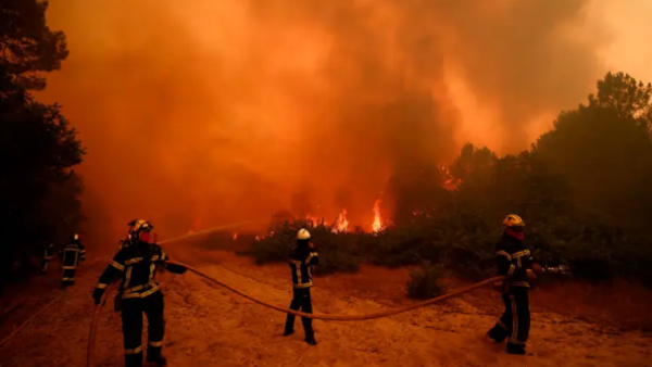Impactantes imágenes de los incendios en España y Francia: Casi 270.000 evacuados y una víctima fatal