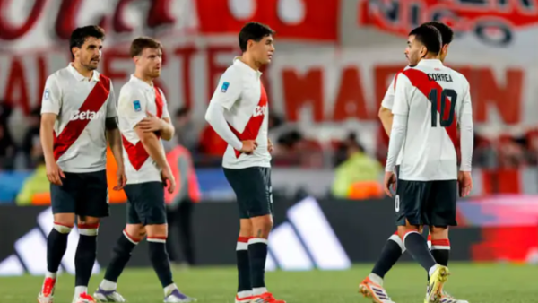 Barracas Central hizo historia: venció a River en el Monumental y amargó los debuts de Otamendi y Correa