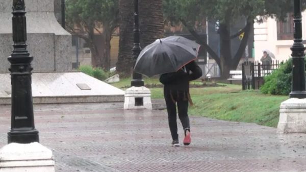 Renuevan el alerta por lluvias para diez departamentos de Entre Ríos y luego regresa el frío polar
