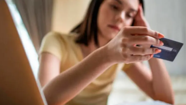 Billeteras virtuales y tarjetas: la mora entre jóvenes alcanzó el 43,46% en Entre Ríos