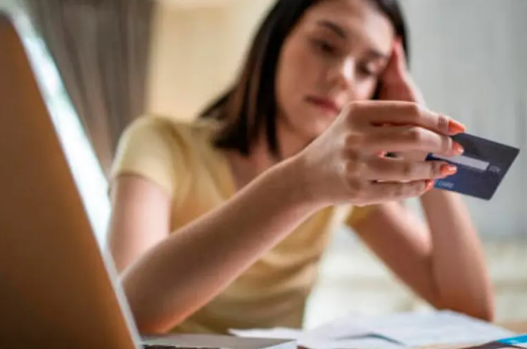 Billeteras virtuales y tarjetas: la mora entre jóvenes alcanzó el 43,46% en Entre Ríos