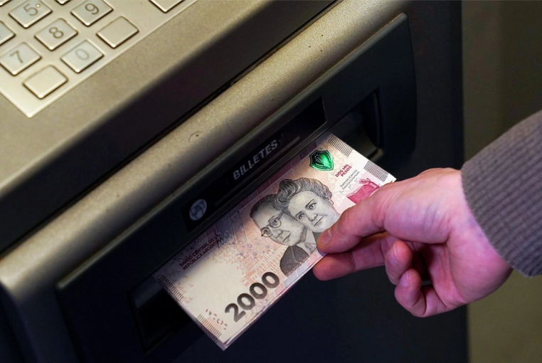Endeudamiento familiar: alertan por préstamos con tasas de hasta 29.000% anual