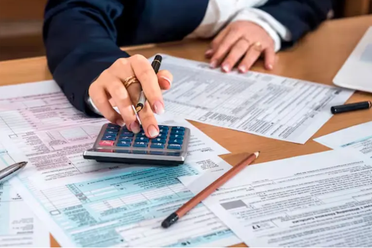 Casi tres de cada diez hogares pidieron dinero prestado para llegar a fin de mes