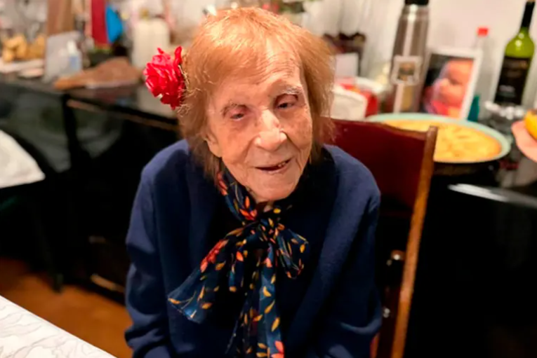 La mujer más longeva de Argentina cumple 114 años y va por el récord