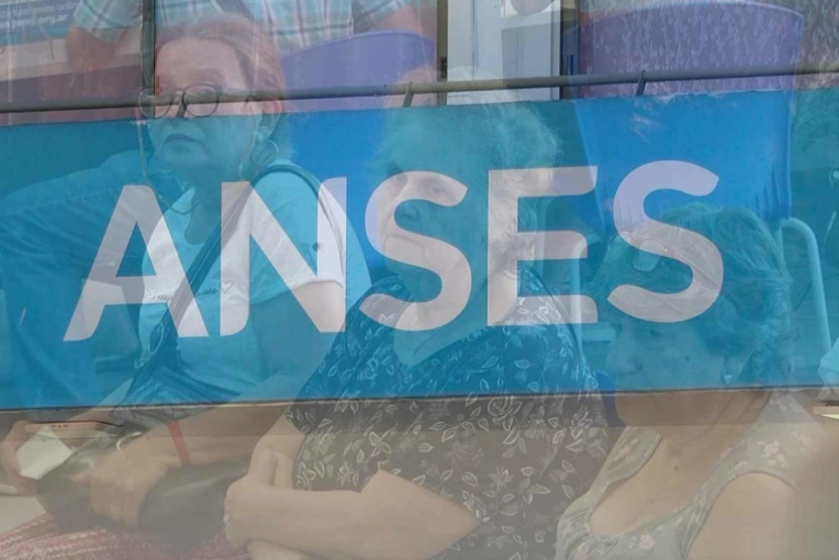 Comienza el pago de jubilaciones, AUH y todas las prestaciones de ANSES