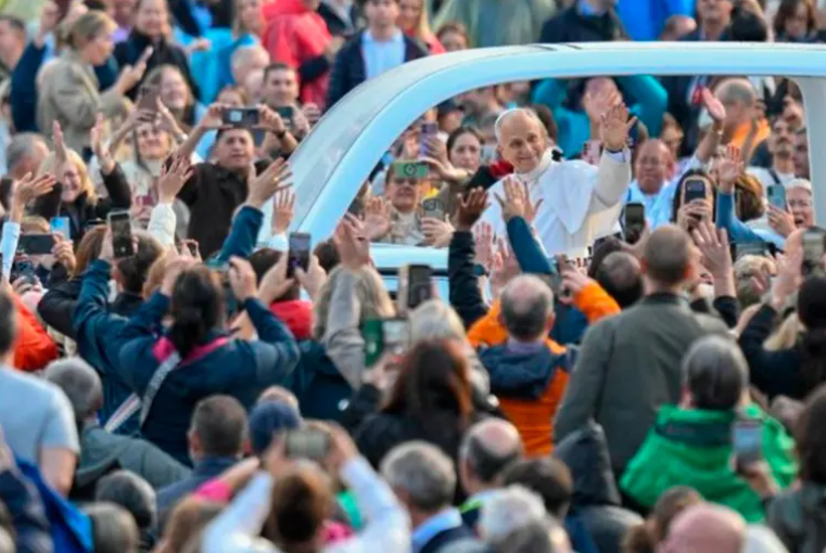 El Papa León XIV presidió la Audiencia General en la plaza de San Pedro