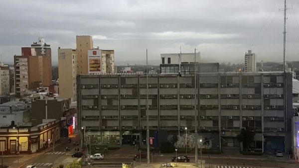 Tiempo en Entre Ríos: lunes con lluvias y una mejora prevista desde la tarde